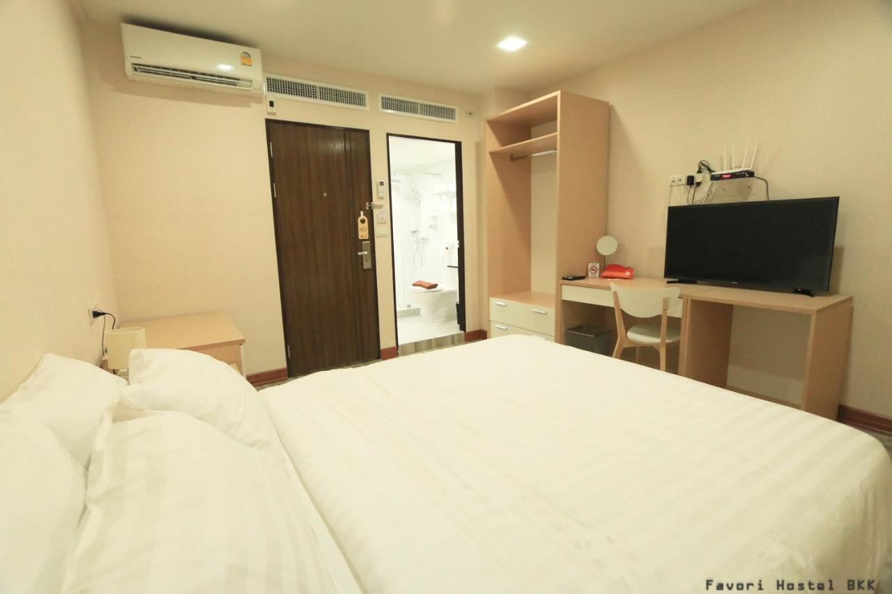 Favori Hostel Bangkok Surawong Экстерьер фото