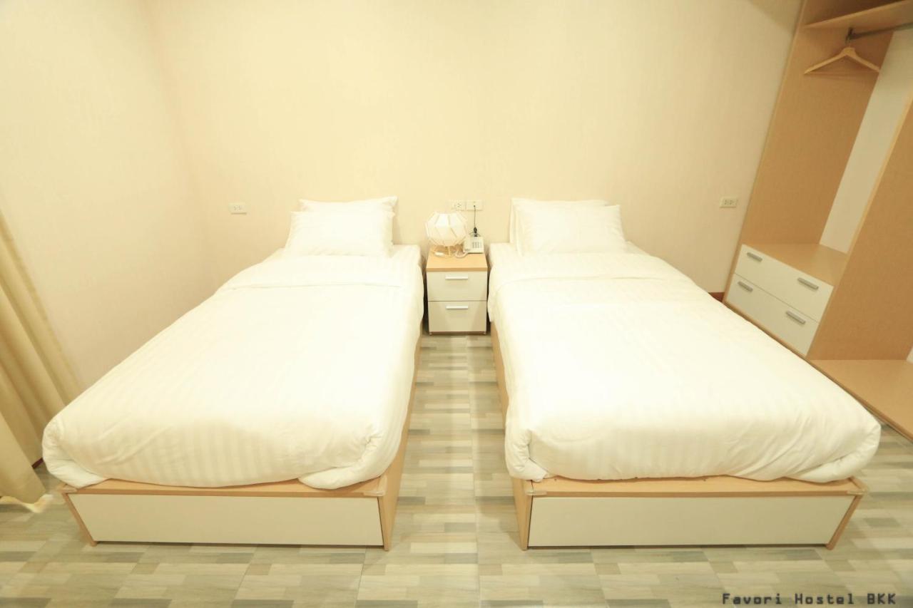 Favori Hostel Bangkok Surawong Экстерьер фото
